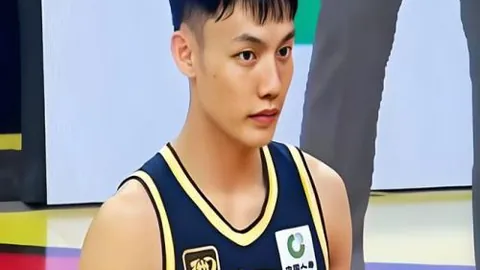 吉尔摩：麦克托米奈的出镜总让人眼前一亮，场面因而变得热闹非凡。